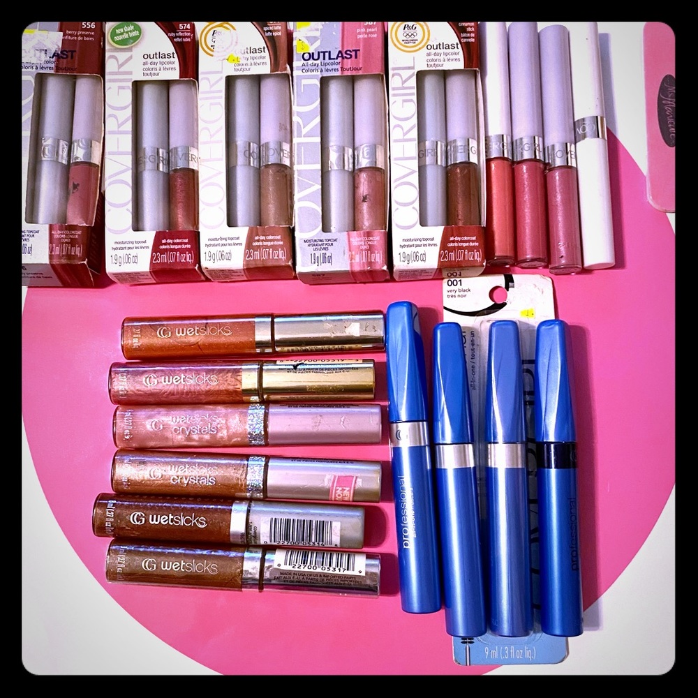 ✅SOLD!!!✅Covergirl - NEW lipgloss and Mascara!